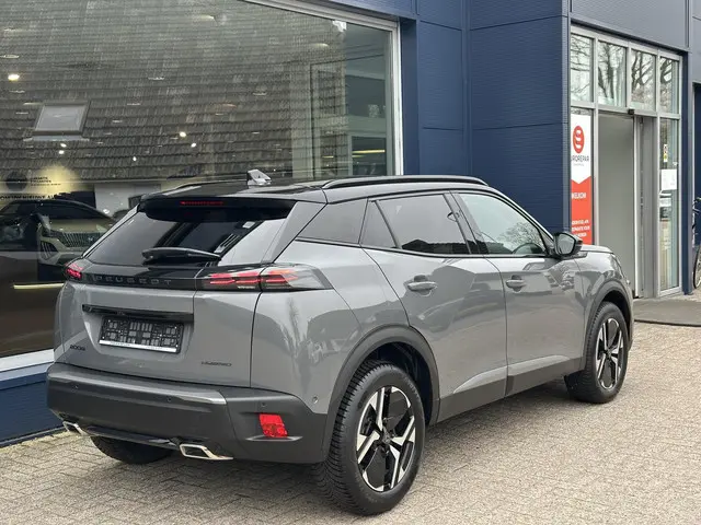 Peugeot 2008 1.2 Hybrid 145 PK GT 2025 Hybride Benzine 8