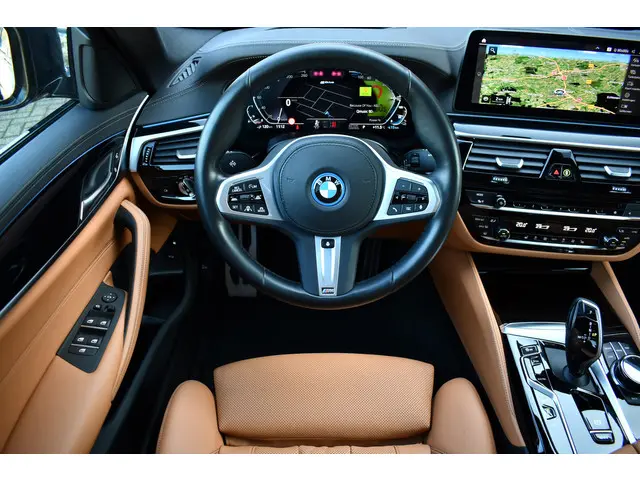 BMW 5 Serie 545e xDrive M-Sport 2021 Hybride Benzine 23