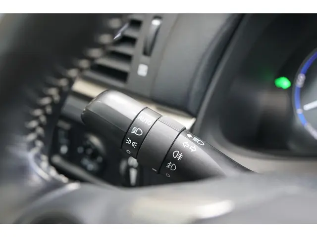 Lexus CT 200h Luxury Line 2018 Hybride Benzine 38