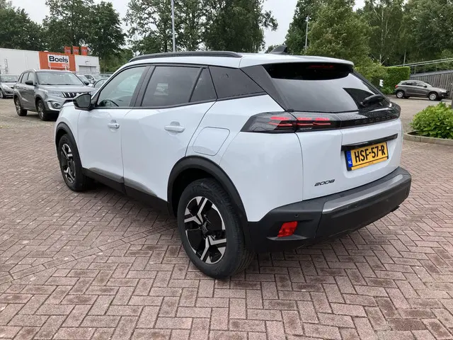 Peugeot 2008 1.2 PureTech 100 Allure 2023 Benzine 7
