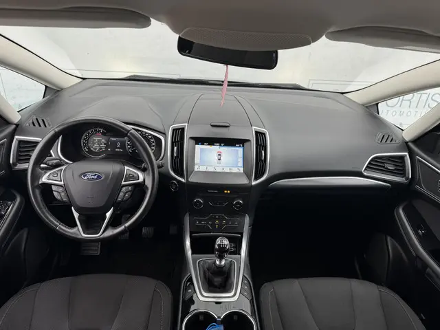 Ford S-Max 1.5 Titanium 7p. 2018 Benzine 23