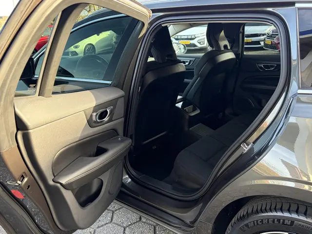 Volvo V60 2.0 B5 Inscription 2021 Hybride Benzine 18