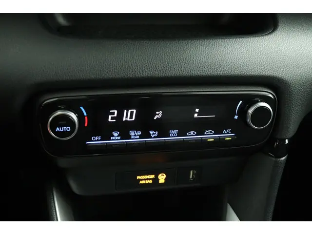 Toyota Yaris 1.5 Hybrid Active 2022 Hybride Benzine 7