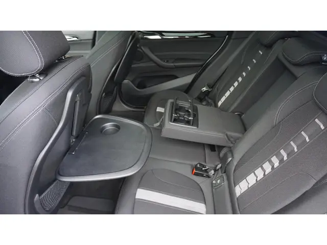 BMW X1 sDrive18i 140pk High Executive 2019 Benzine 22