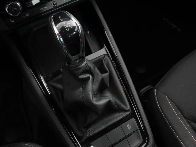 Škoda Kamiq 1.0 TSI 110pk DSG Dynamic 2021 Benzine 19