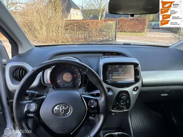 Toyota Aygo 1.0 VVT-i x-play 2015 Benzine 15