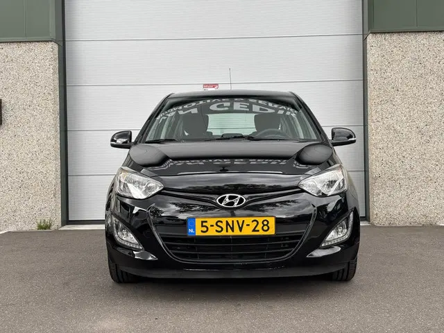 Hyundai i20 1.4i i-Motion 2012 Benzine 2