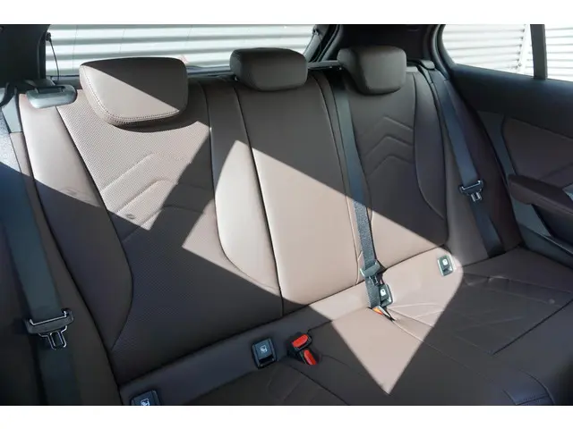 BMW 1 Serie 5-deurs 120 2025 Benzine 11