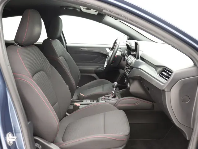 Ford Focus 1.0 EcoBoost ST Line Business 2019 Benzine 10