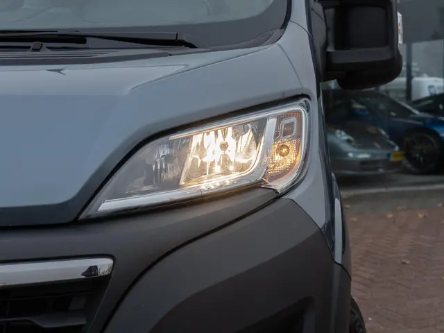 Opel Movano 2.2D 120 L2H2 Edition 2022 Diesel 8