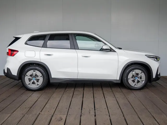BMW iX1 xDrive30 2023 Elektrisch 4