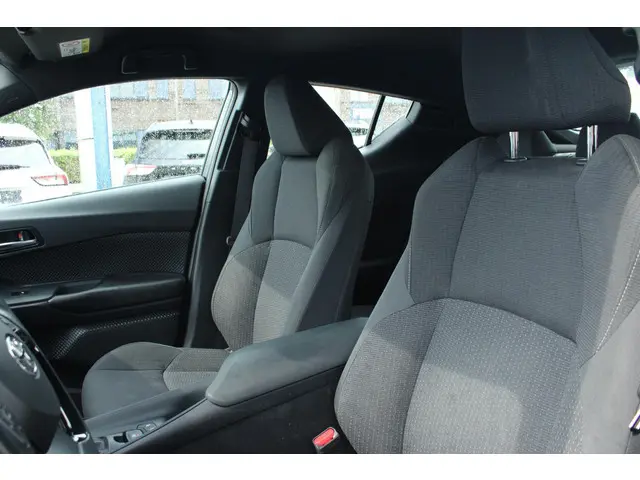 Toyota C-HR 1.8 Hybrid Dynamic 2019 Hybride Benzine 27