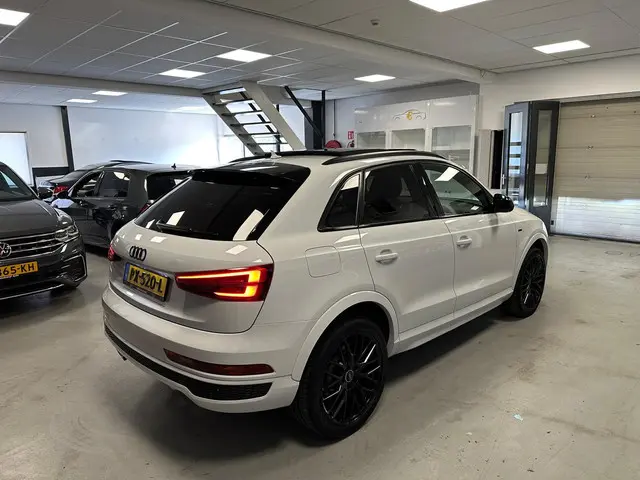 Audi Q3 1.4 TFSI CoD Sport S Line Edition 2017 Benzine 5