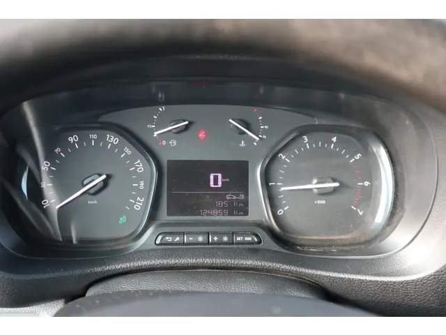 Citroën Jumpy 2.0 BlueHDI 120 M Club 2021 Diesel 26