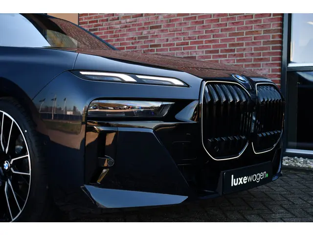 BMW 7 Serie 750e xDrive M-Sport 2025 Hybride Benzine 77