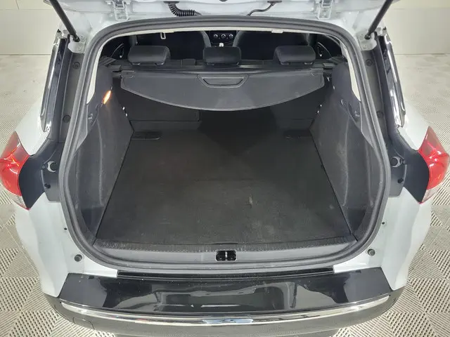 Renault Clio Estate 0.9 TCe Limited 2018 Benzine 10