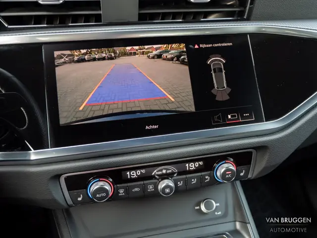 Audi Q3 45 TFSI e S-Line 2022 Hybride Benzine 28