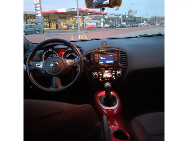 Nissan Juke 1.6 Business Edition 2013 Benzine 10