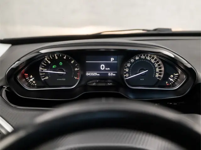 Peugeot 208 1.2 PureTech Sport 2018 Benzine 21