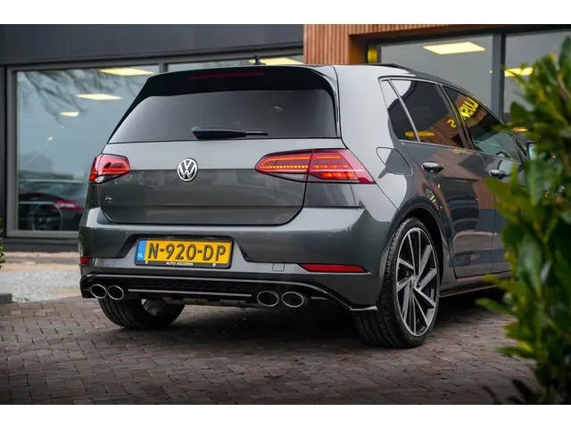 Volkswagen Golf 2.0 TSI 4Motion R 2017 Benzine 11