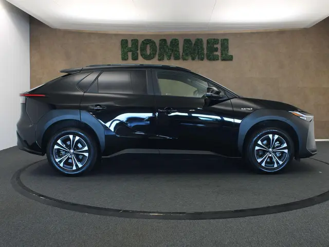 Toyota bZ4X Business Plus 71 kWh 2023 Elektrisch 11