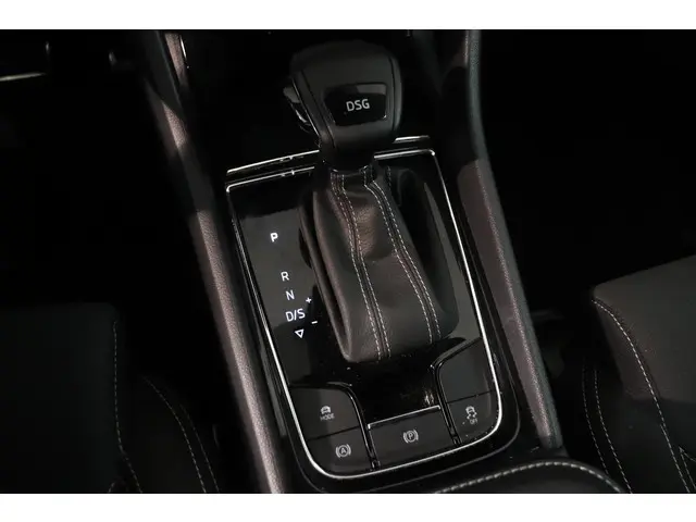 Škoda Karoq 1.5 TSI ACT Sportline Business 2021 Benzine 24