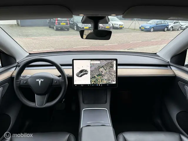 Tesla Model Y Long Range AWD 75 kWh 2021 Elektrisch 11
