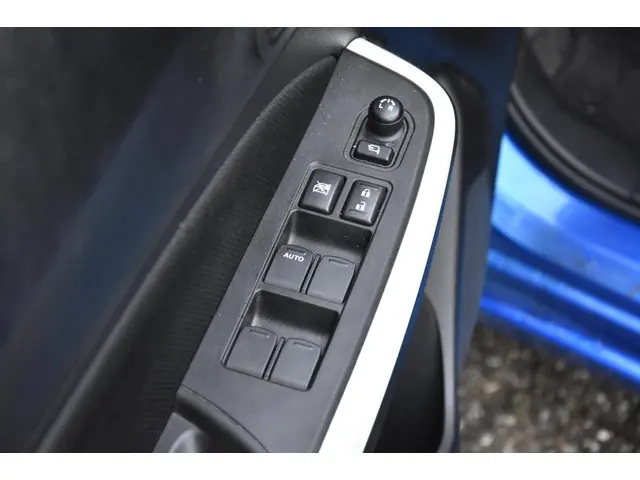 Suzuki Swift 1.0 Automaat Stijl-NLse auto 2020 Benzine 7