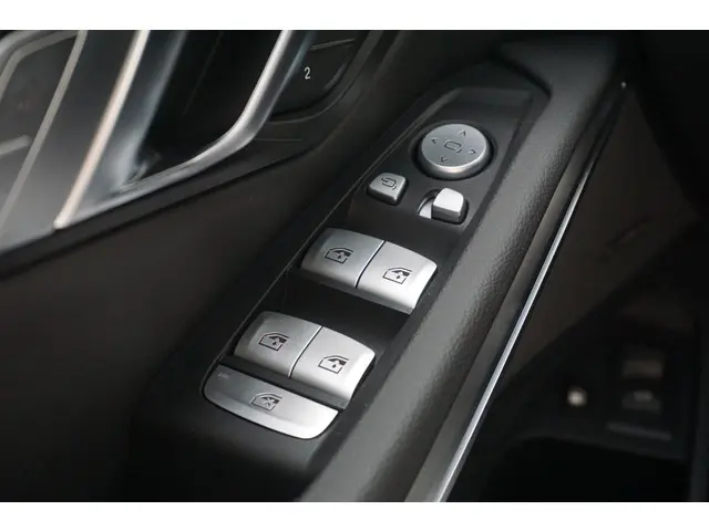 BMW 3 Serie Touring 330e 2025 Hybride Benzine 39