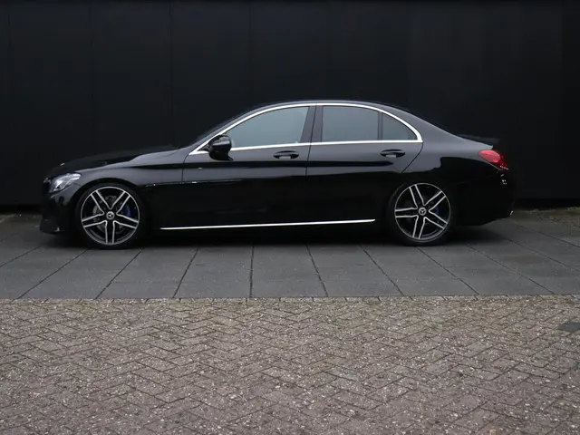 Mercedes-Benz C-Klasse 2