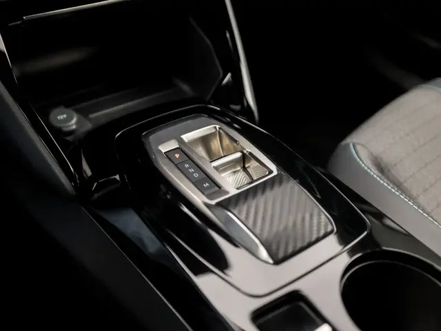 Peugeot 2008 1.2 PureTech Allure Sport 2023 Benzine 10