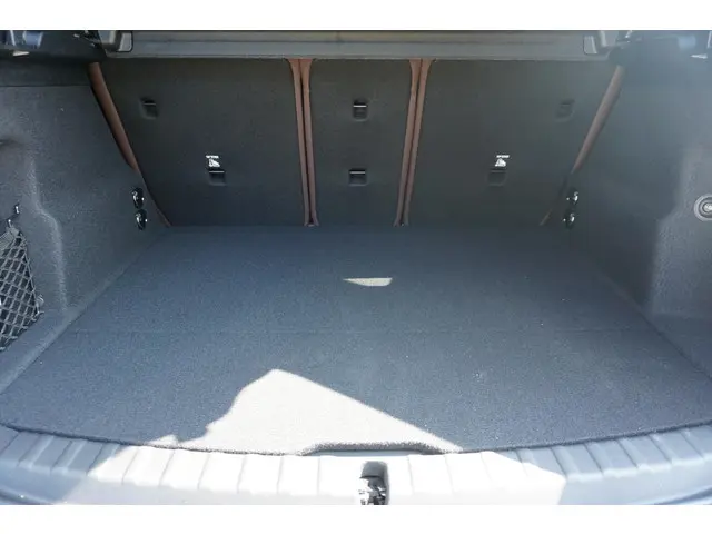 BMW 2 Serie Active Tourer 220i 2024 Benzine 30