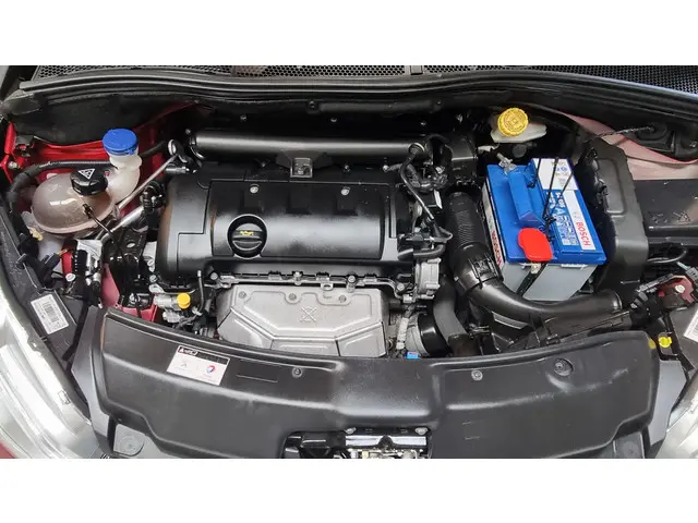 Peugeot 208 1.6 VTi Allure 2013 Benzine 24