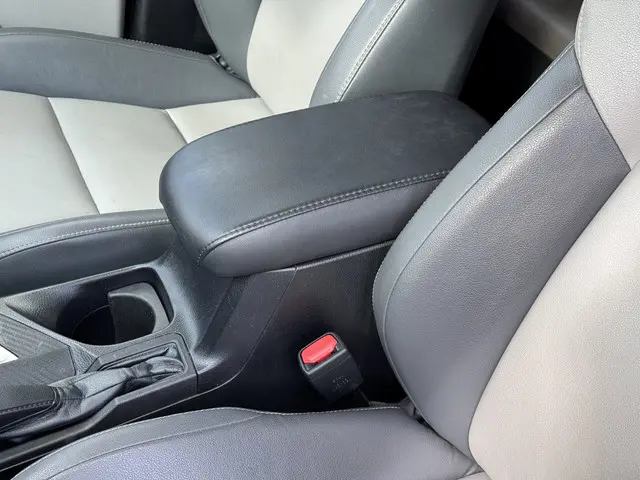 Toyota RAV4 2.5 Limited 4WD Automaat 2013 Benzine 35