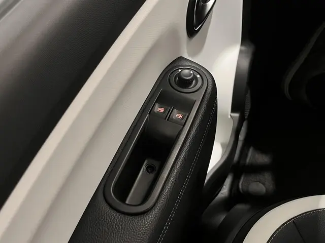 Renault Twingo Z.E. R80 Intens 2022 Elektrisch 16