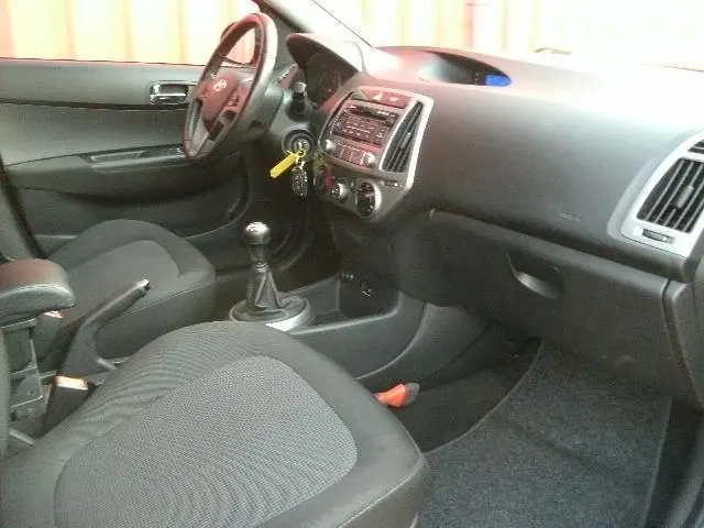 Hyundai i20 1.2i Go! / VERKOCHT 2015 Benzine 6