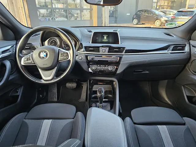 BMW X2 sDrive20i Executive 2019 Benzine 3