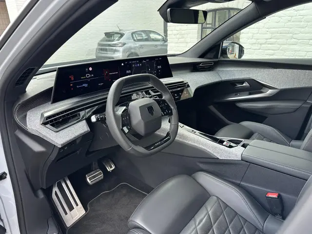 Peugeot e-3008 GT Avantage 210 PK 73 kWh 2024 Elektrisch 9