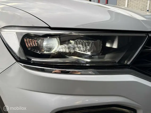 Volkswagen T-Roc 1.5 TSI Sport 2021 Benzine 18