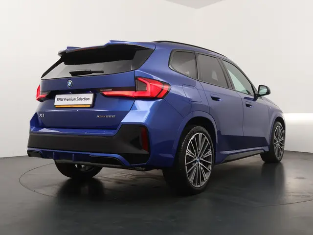 BMW X1 xDrive25e 2025 Hybride Benzine 7