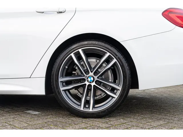 BMW 4 Serie Gran Coupé 418i Executive 2019 Benzine 16