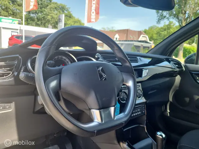 Citroën DS3 1.2 PureTech So Chic 2015 Benzine 12