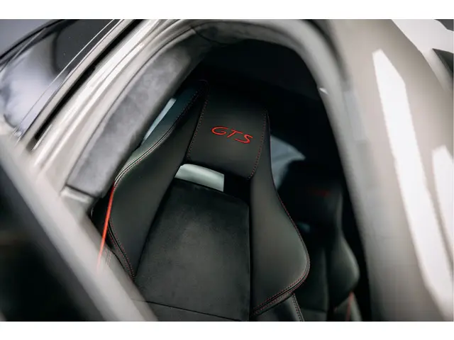 Porsche Panamera 4.8 GTS 2015 Benzine 32