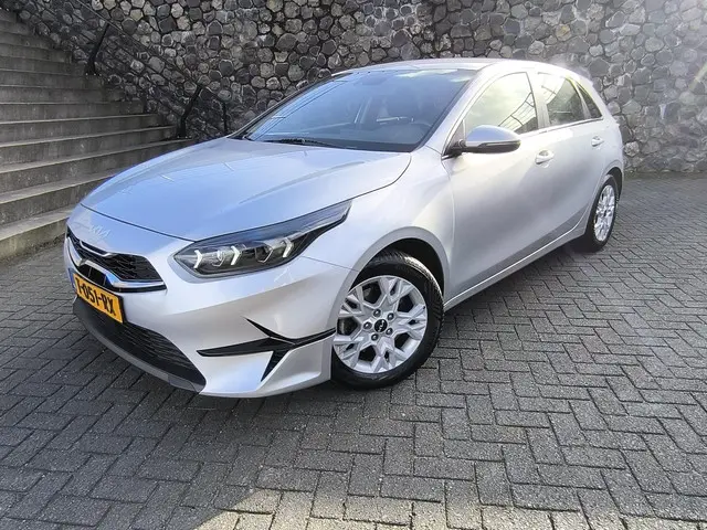 Kia Ceed 1.0 T-GDi DynamicLine 2023 Benzine 8