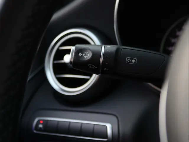 Mercedes-Benz C-Klasse 180 AMG-line 2019 Benzine 38