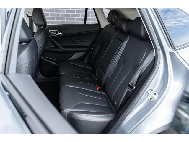 MG HS Plug-in Hybrid 1.5 Luxury 2024 Hybride Benzine 8