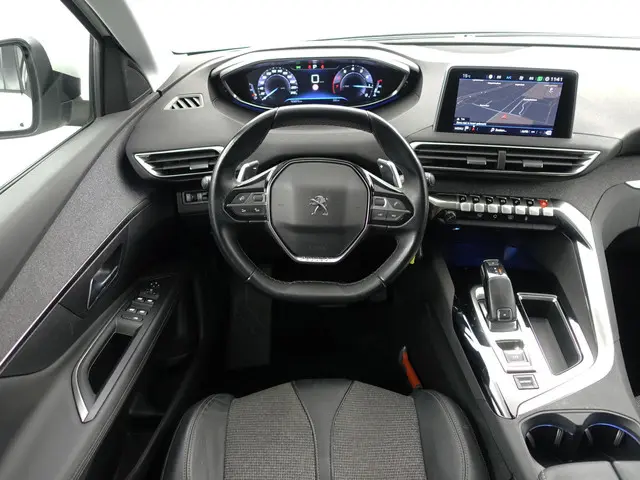 Peugeot 3008 1.2 PureTech Allure Aut- 2019 Benzine 6