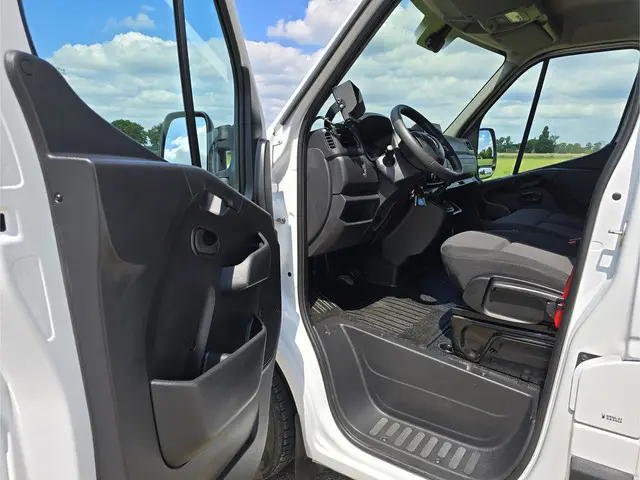 Renault Master T35 2.3 dCi Lowliner 2023 Diesel 17