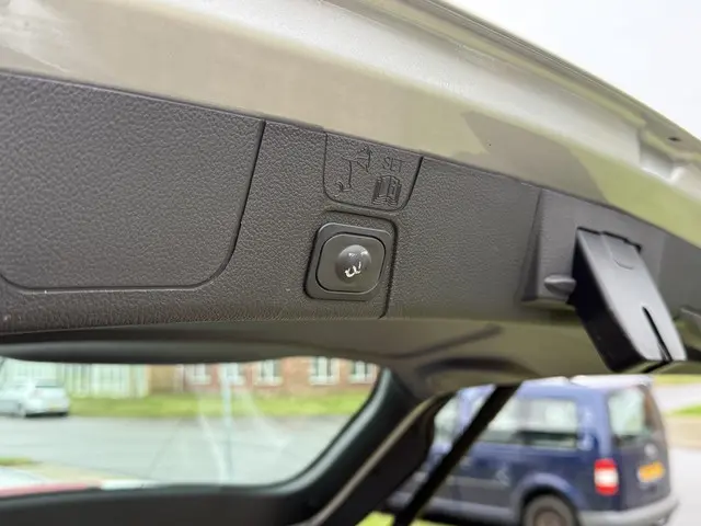 Ford C-MAX 1.5 Titanium 2018 Benzine 14