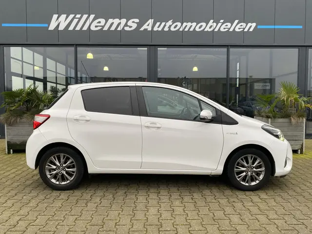 Toyota Yaris 1.5 Hybrid Dynamic 2019 Hybride Benzine 6